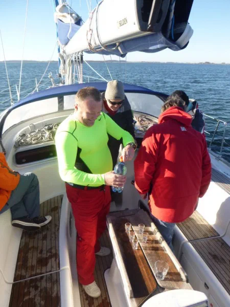 15 První panák Neptunovi